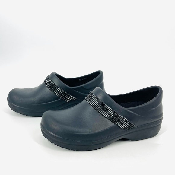 CROCS Shoes - ✨Crocs Clogs Black Aztec Neria Pro II Embellished Non Slip Comfort Shoes 8US